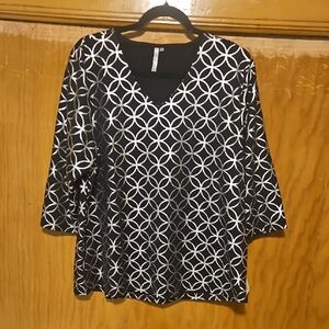 Lulu-B Black and Silver Geometric Blouse